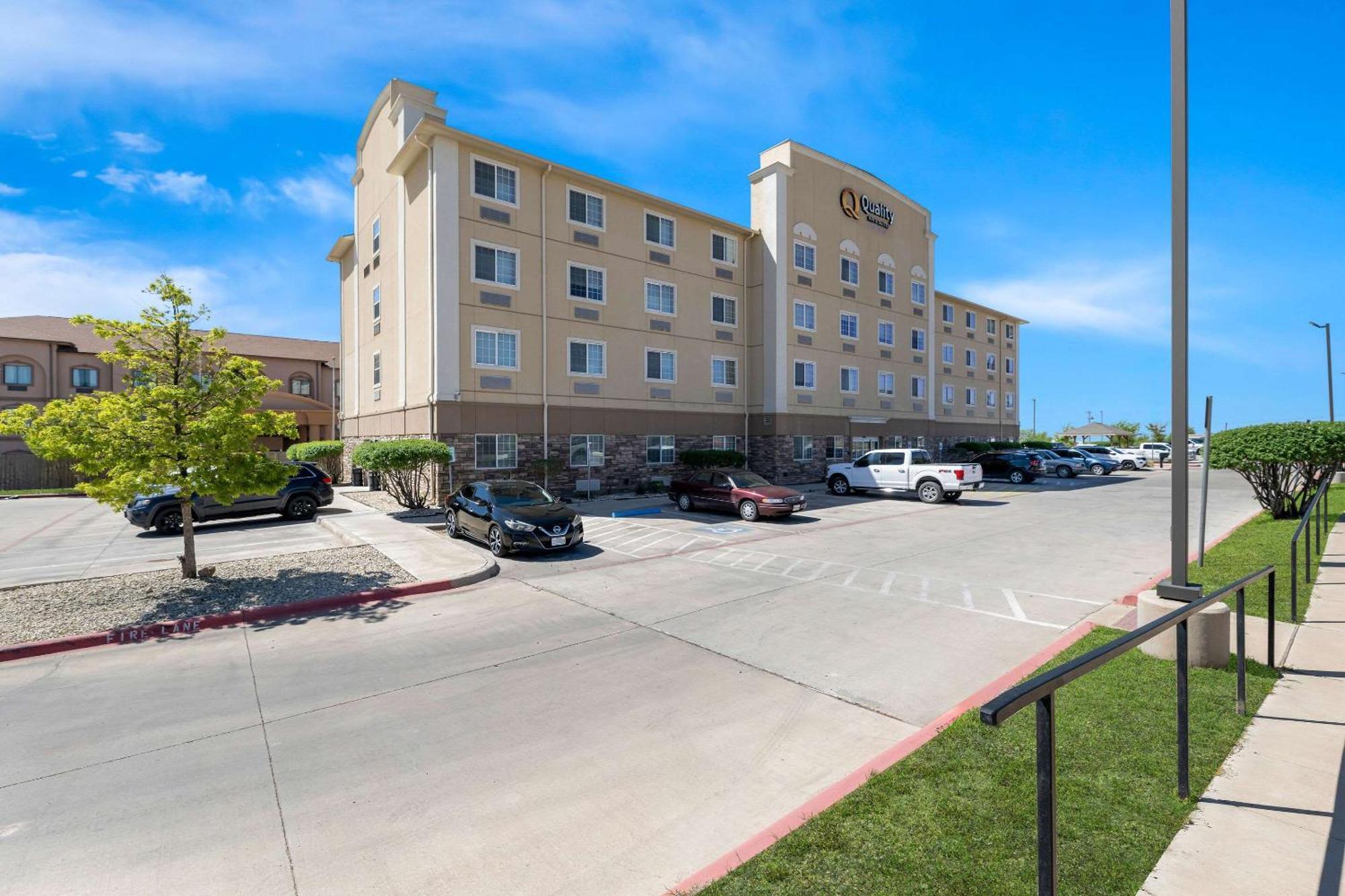 Quality Inn & Suites Big Spring Exterior photo