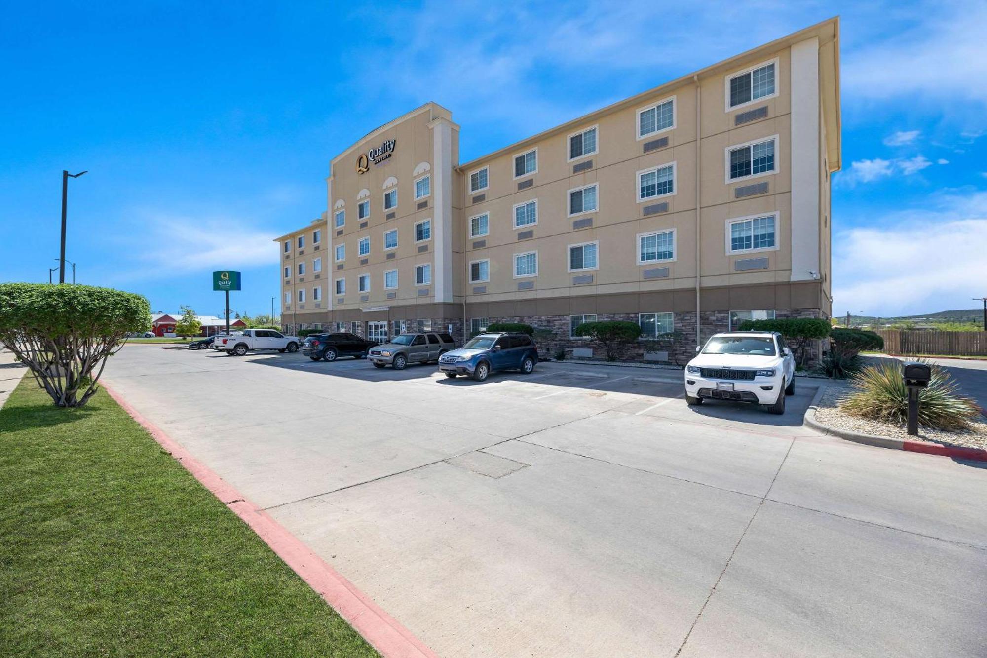 Quality Inn & Suites Big Spring Exterior photo